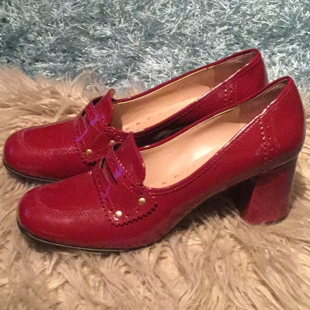 Tahari square heeled loafers